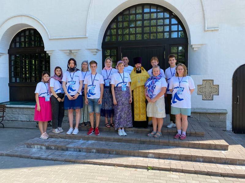Волонтеры «Единой России» отправились в Дивеево для помощи паломникам 