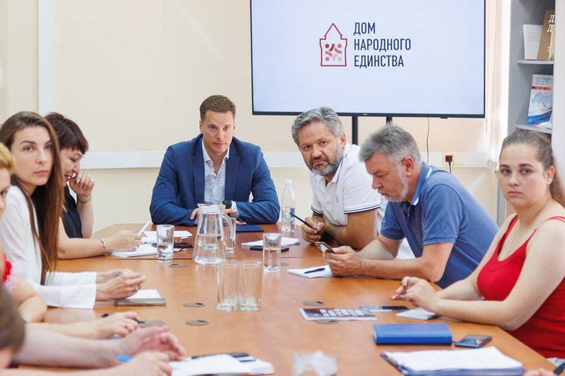 Делегация из Харцызска обсудила с нижегородскими НКО спецконкурс Фонда президентских грантов в поддержку жителей ДНР
