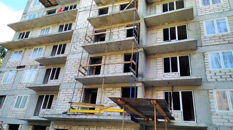В жилом доме-долгострое в Светлогорском переулке завершились монолитные работы