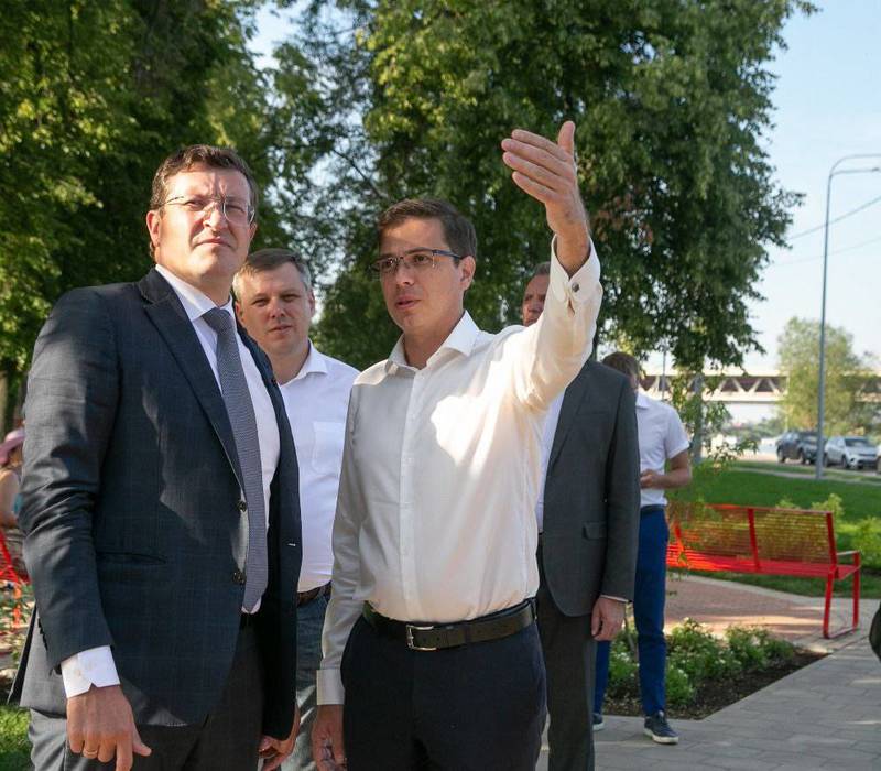 Глеб Никитин и Юрий Шалабаев оценили обновленный по нацпроекту «Жилье и городская среда» сквер на ул. Марата в Нижнем Новгороде