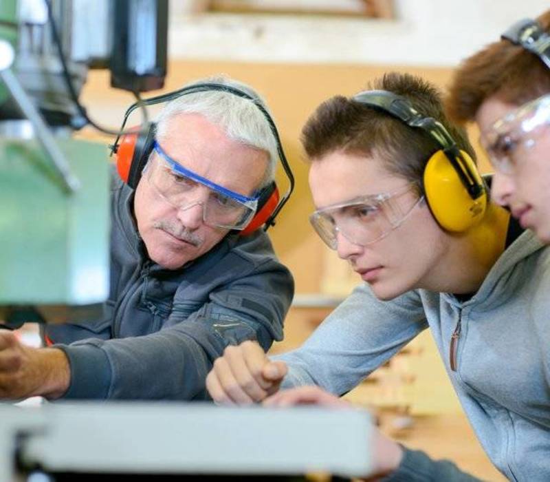 Нижегородские предприятия приглашаются к участию в конкурсе «Лучшие практики наставничества»