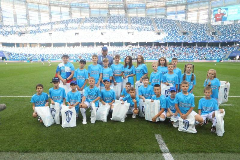 Юные спортсмены из ДНР в преддверии Дня Донецка побывали на матче «Пари НН» и «Динамо» на стадионе «Нижний Новгород»
