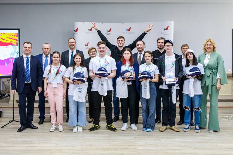 Две нижегородские школьницы примут участие в финале Международной молодежной олимпиады по стандартам