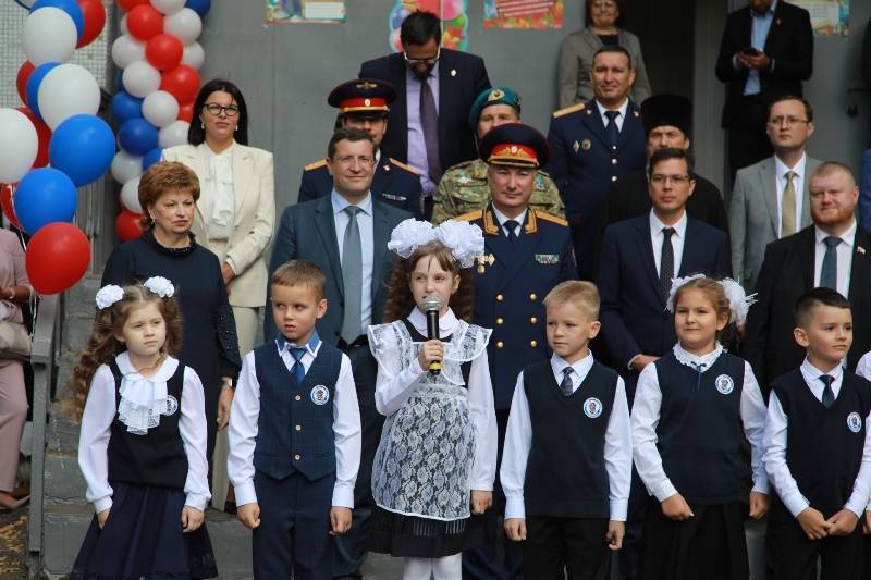 Глеб Никитин поздравил с Днем знаний учеников гимназии №2 Нижнего Новгорода 