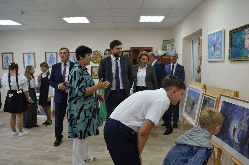 В поселке Тонкино Нижегородской области открылась после капремонта детская художественная школа 