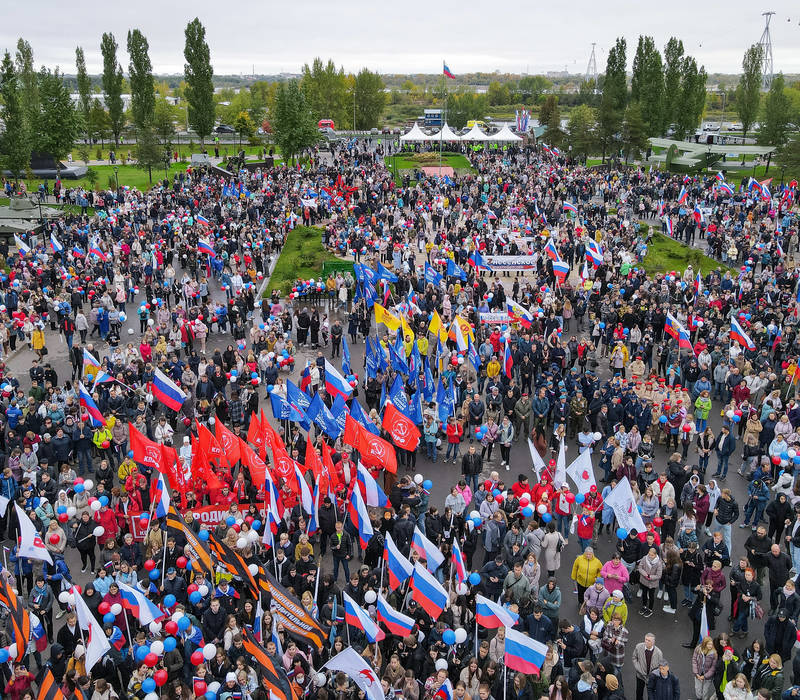 Около 8 тысяч человек приняли участие в митинге-концерте «Своих не бросаем» в нижегородском Парке Победы