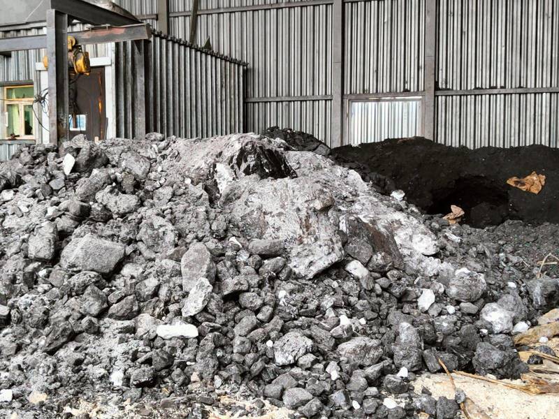 Уголь в подарок получили от Деда Мороза замерзающие жители поселка Ветлужский 