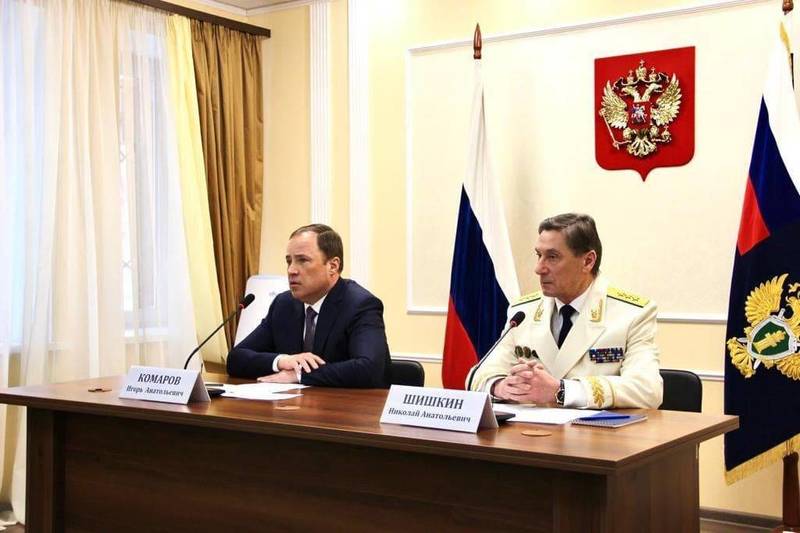 Игорь Комаров поздравил сотрудников управления Генеральной прокуратуры Российской Федерации по ПФО с 300-летием 