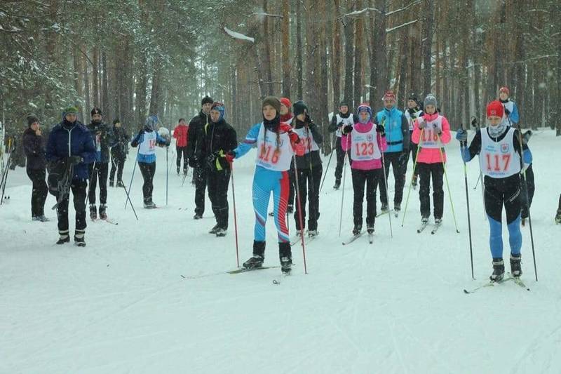 Актив любителей лыжных прогулок поддерживает трассу в Козино