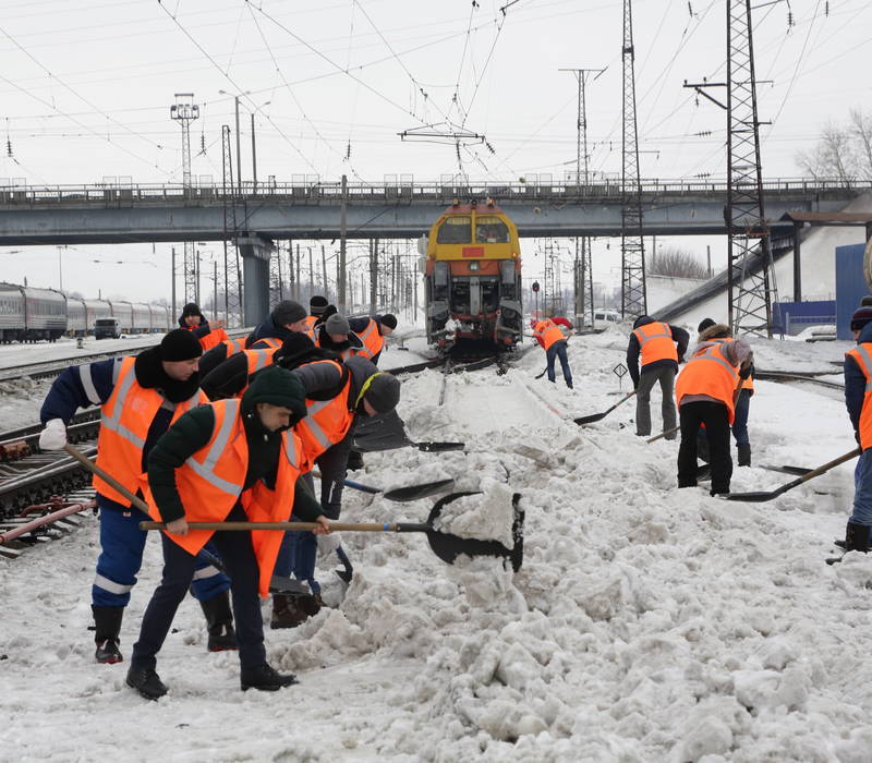 Порядка 1,3 млн кубометров снега вывезено в границах ГЖД с начала зимы