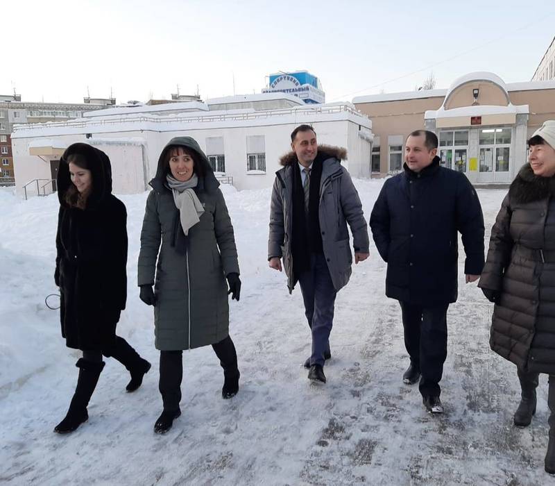 Ольга Петрова: «Качество уборки снега и наледи с крыш на территориях школ и детских садов находится на особом контроле регионального Минобра»