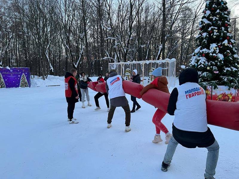 В Татьянин день в парке «Дубки» прошел спортивный праздник «Вперед, студент!»