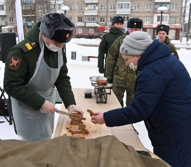 В Дзержинске к проведению Всероссийской акции «Блокадный хлеб» присоединились военнослужащие 