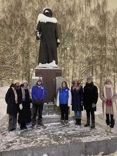 В Нижегородской области волонтеры Победы очистили от снега 52 памятника, посвященных Великой Отечественной войне 