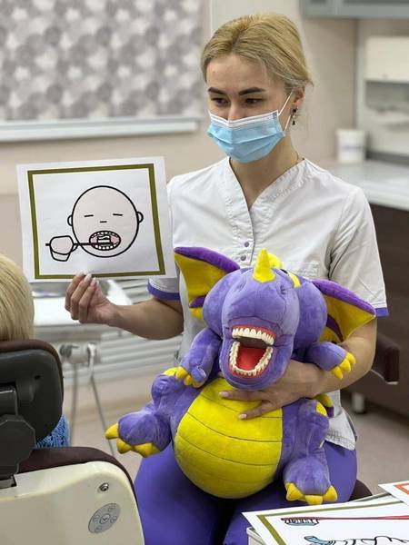 Нижегородские стоматологи прошли обучение по психоэмоциональной подготовке детей с РАС к лечению