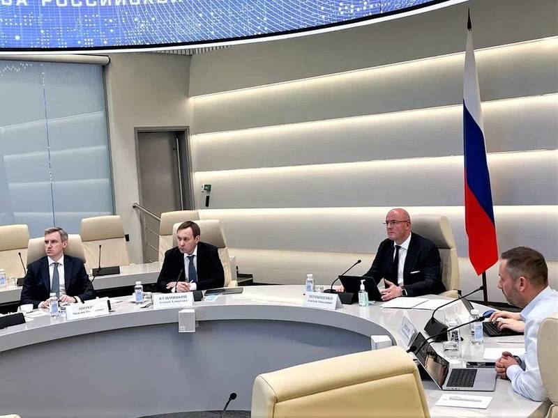 Дмитрий Чернышенко: «Необходимо использовать вводимые Правительством инструменты для ускорения реализации приоритетных проектов и окружных инициатив»
