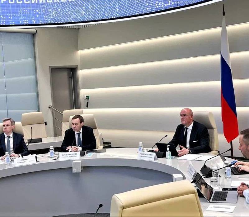 Дмитрий Чернышенко: «Необходимо использовать вводимые Правительством инструменты для ускорения реализации приоритетных проектов и окружных инициатив»