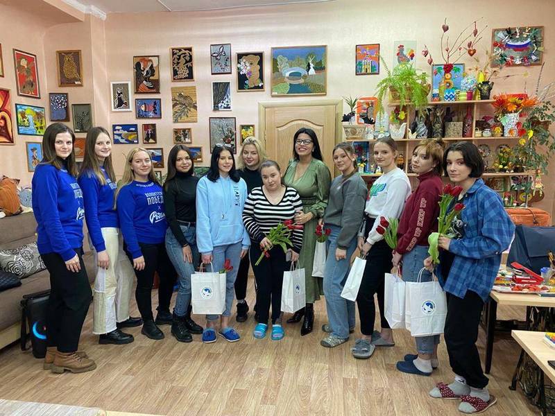 В Нижнем Новгороде в Первом санаторном детском доме прошел мастер-класс от профессиональных визажистов