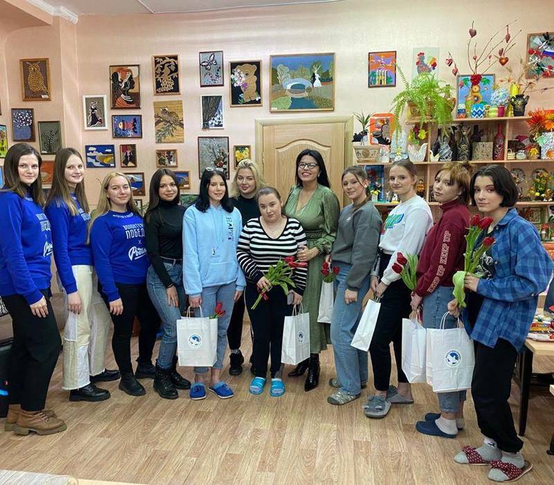 В Нижнем Новгороде в Первом санаторном детском доме прошел мастер-класс от профессиональных визажистов