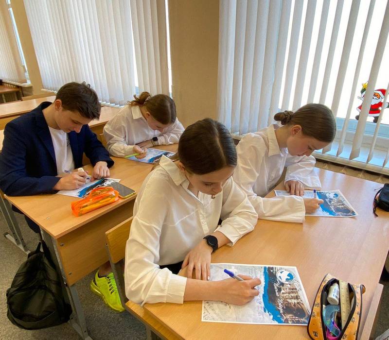 Нижегородские школьники пишут послания со словами благодарности ветеранам Великой Отечественной войны 