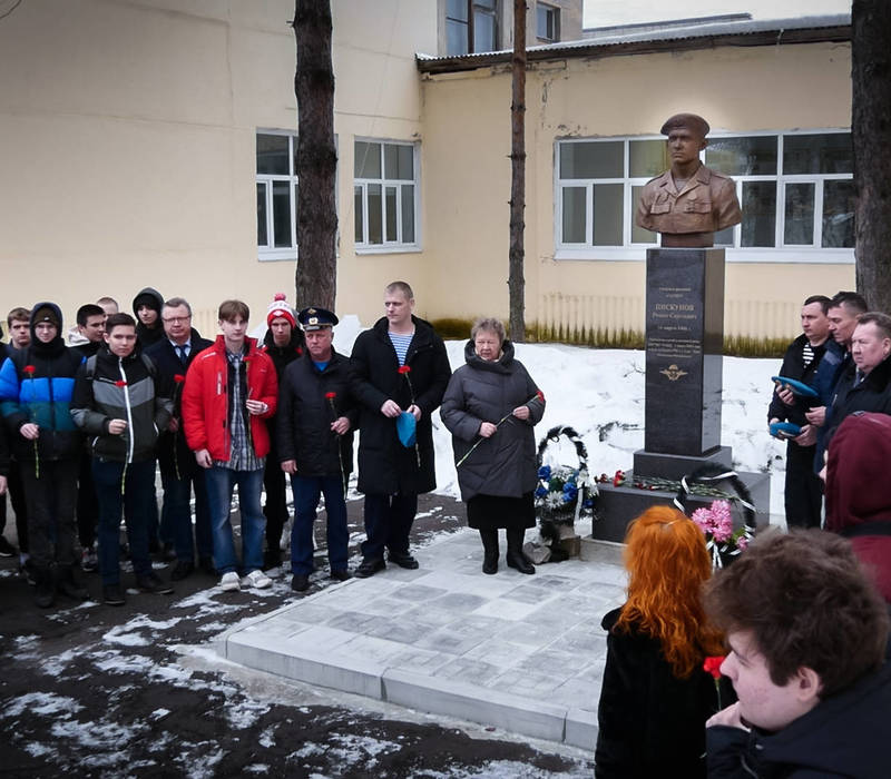 Память Романа Пискунова, погибшего на второй чеченской войне, почтили в Балахне