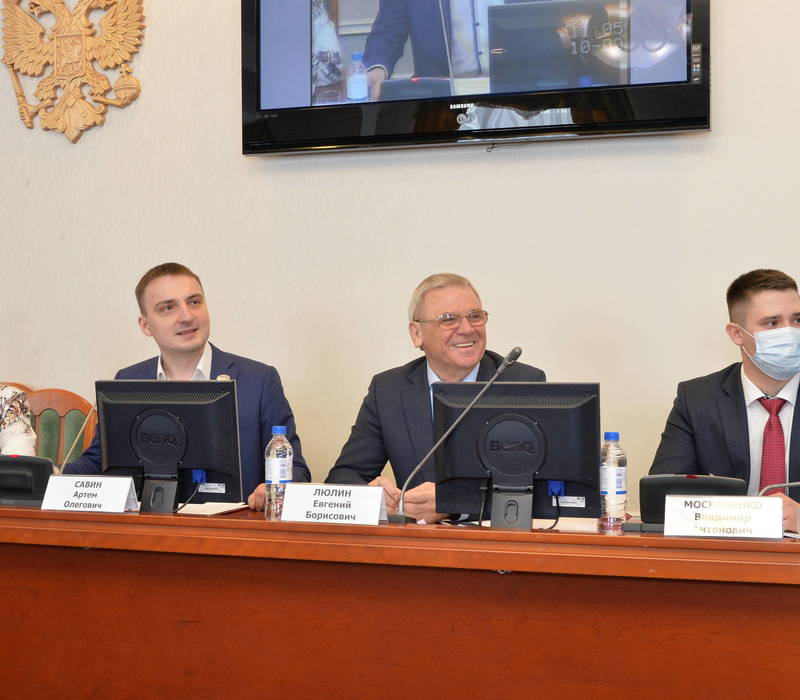 Первое рабочее заседание Молодежного парламента VII состава состоялось в Законодательном Собрании Нижегородской области 