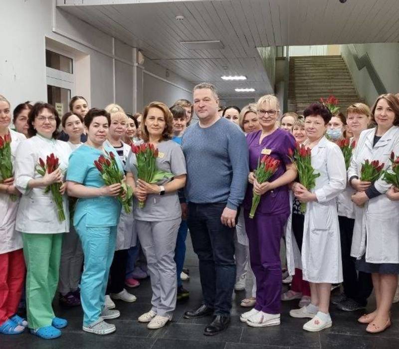 10 тысяч тюльпанов подарили партнерам нижегородские волонтеры в честь двухлетия штаба взаимопомощи региона  #МыВместе
