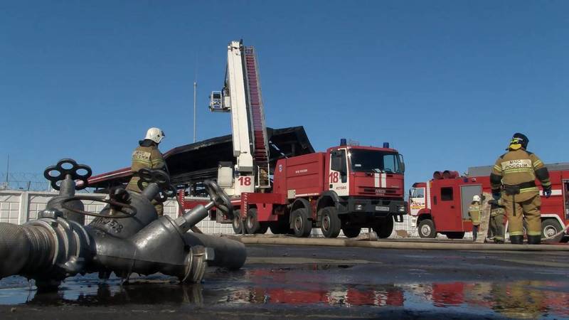 На ликвидацию пожара на нефтеналивной базе в Кстове потребовалось около двух часов