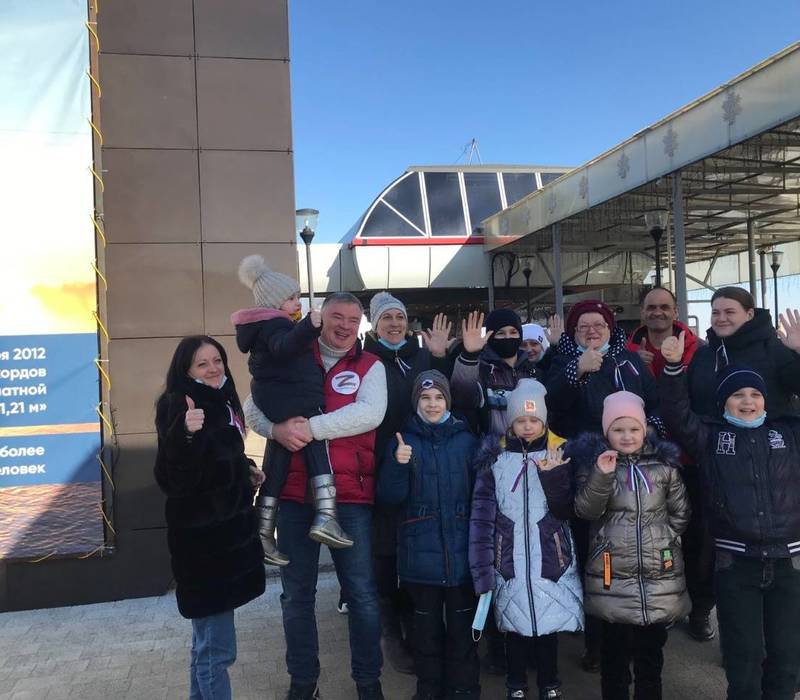 Переселенцы из Донбасса прокатились на канатной дороге и посетили Нижегородский кремль