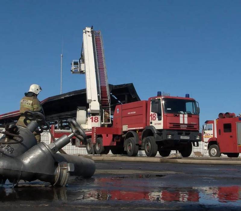 На ликвидацию пожара на нефтеналивной базе в Кстове потребовалось около двух часов