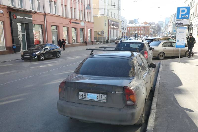 В маске, но без перчаток