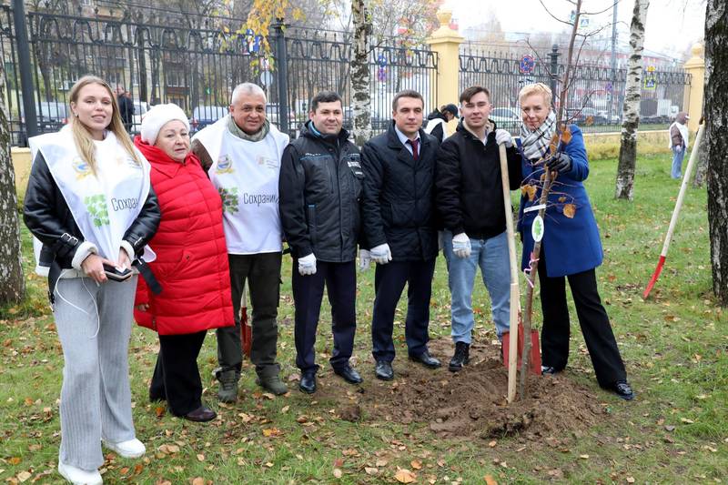 В нижегородском парке «Швейцария» открыли «Экотропу» и высадили 20 саженцев липы 