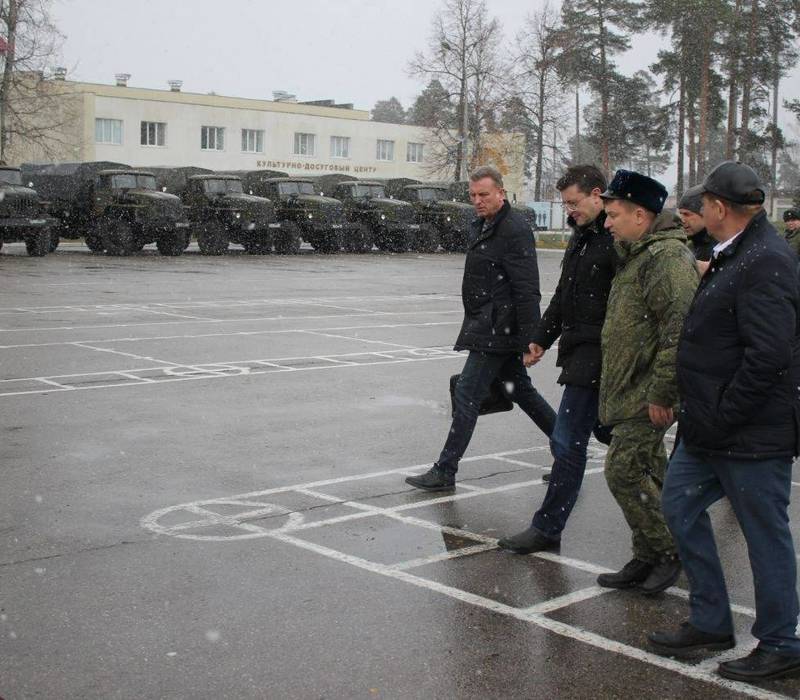 Глеб Никитин передал дополнительное снаряжение мобилизованным нижегородцам в Мулино