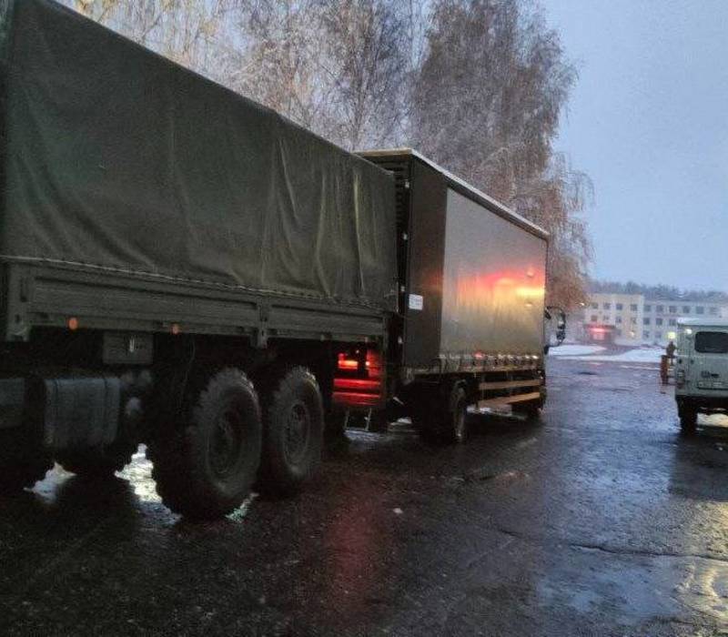 Уже 32 машины с гуманитарным грузом отправили нижегородские активисты Народного фронта в помощь военным 