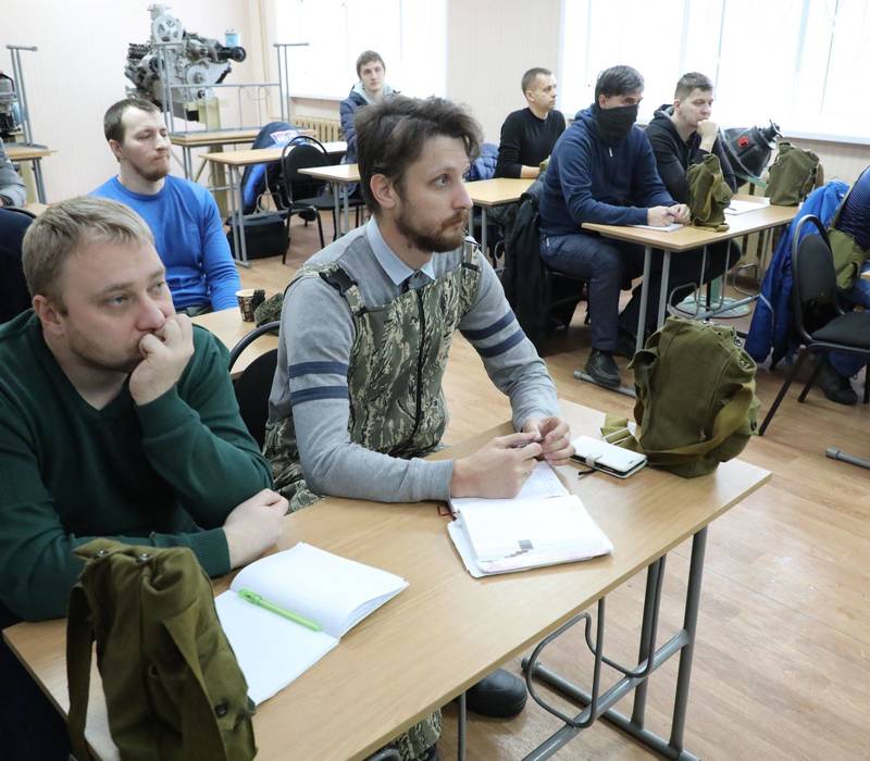 Члены Общественной палаты Нижегородской области посетили курсы начальной военной подготовки