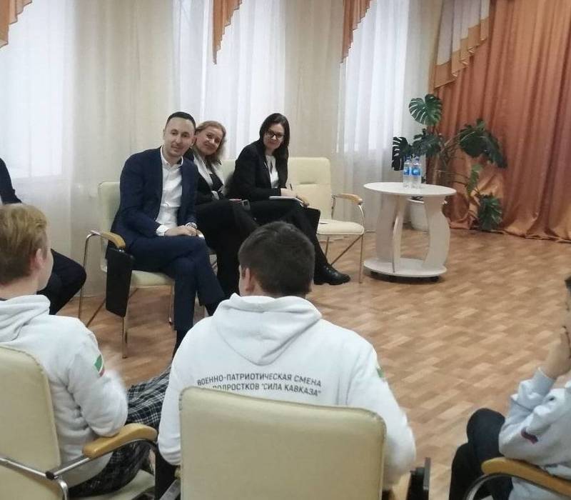 Юные нижегородцы приняли участие в военно-патриотической смене в Чеченской Республике