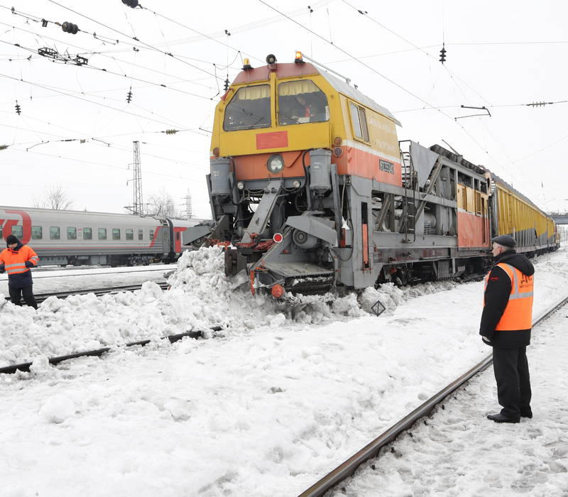 Более 73 тыс. кубометров снега вывезено со станций и перегонов ГЖД после сильного снегопада