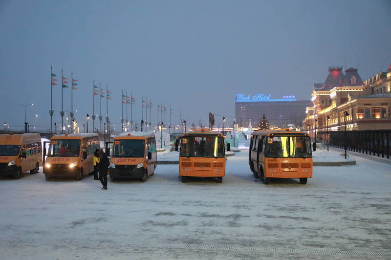 20 машин скорой помощи и 55 школьных автобусов поступили в Нижегородскую область