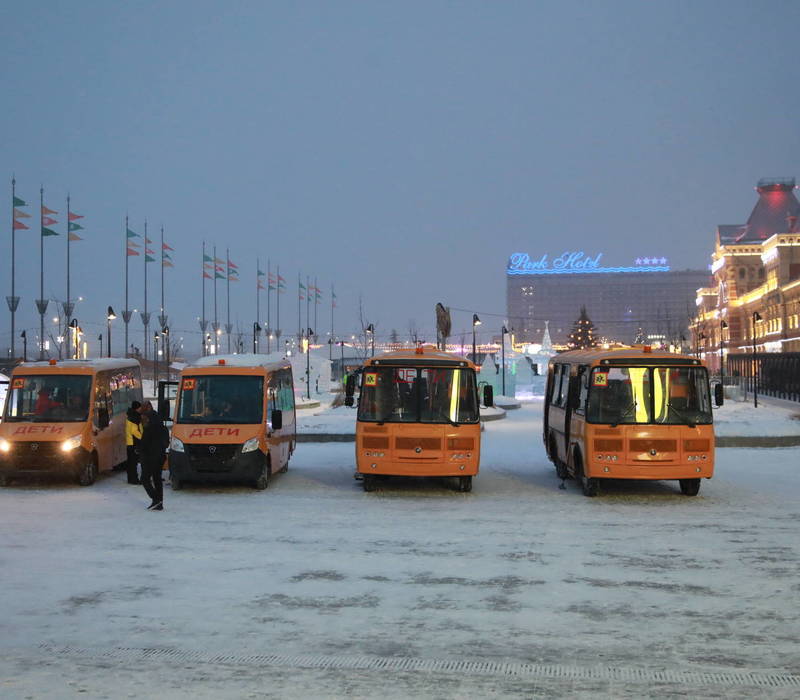 20 машин скорой помощи и 55 школьных автобусов поступили в Нижегородскую область