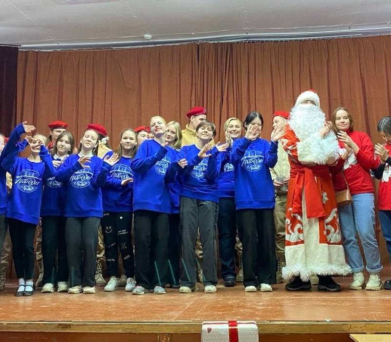 Нижегородские волонтеры организовали новогоднюю программу в военном госпитале в поселке Мулино