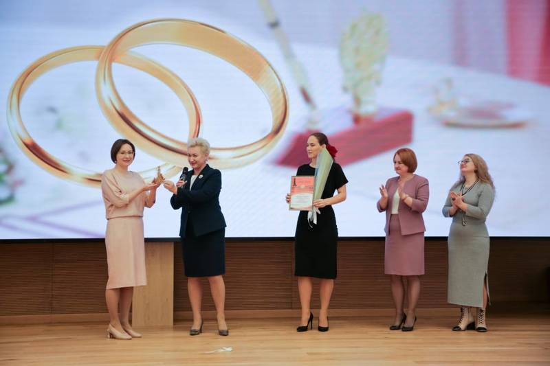 Победители конкурса «Лучший ведущий торжественной церемонии бракосочетания» получили награды