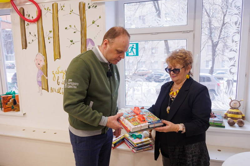 Нижегородские библиотеки открыли пункты приема книг и учебников для жителей Харцызска