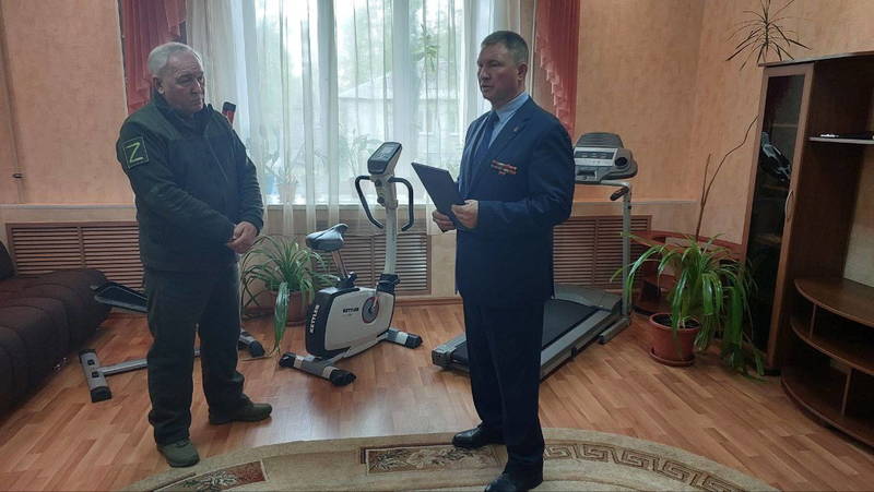 Центр имени Чуйкова передал инвалидам боевых действий тренажеры для реабилитации 