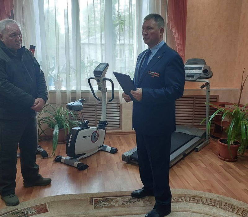 Центр имени Чуйкова передал инвалидам боевых действий тренажеры для реабилитации 