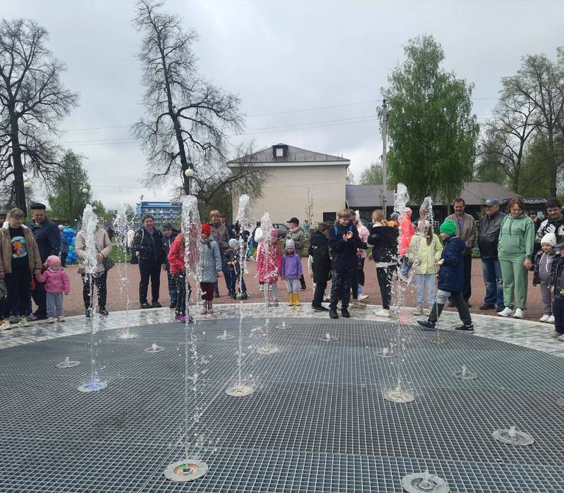 В Первомайске по программе «Формирование комфортной городской среды» открыли пешеходный фонтан