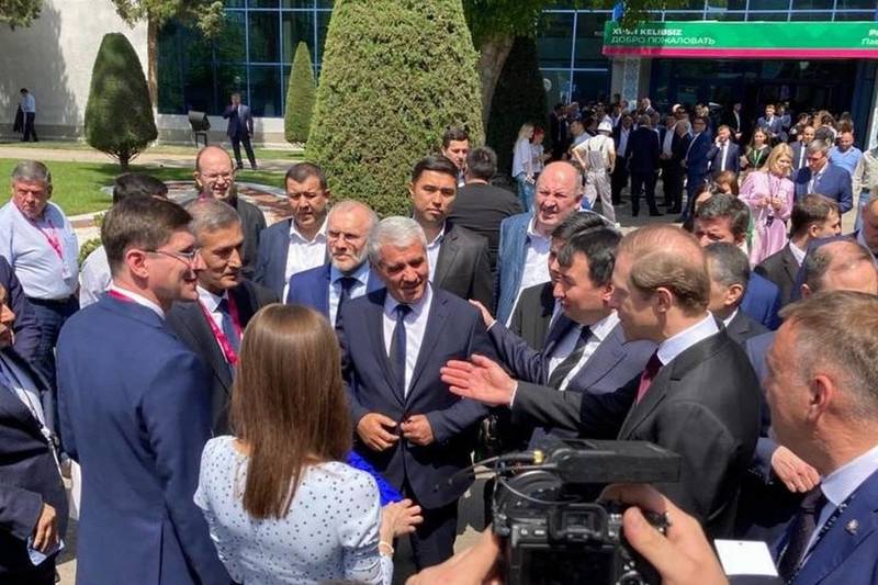 Десять партнерских соглашений заключили представители делегации Нижегородской области на выставке «Иннопром. Центральная Азия»
