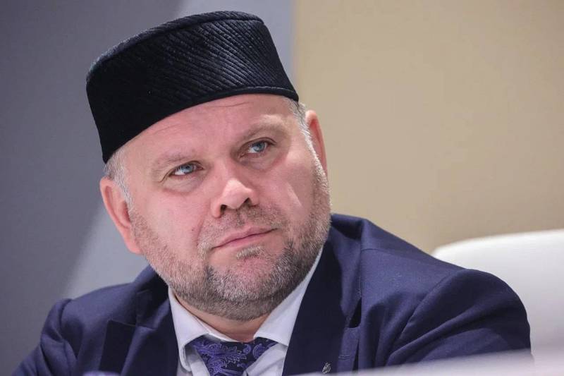 Глеб Никитин поздравил заместителя председателя – управляющего делами  Духовного управления мусульман РФ Рафика Фаттахетдинова с 50-летием
