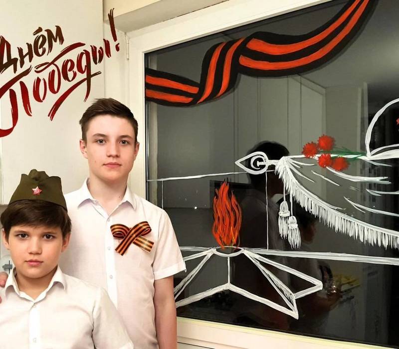 Более тысячи окон украсили ко Дню Победы активисты «Движения Первых» в Нижегородской области