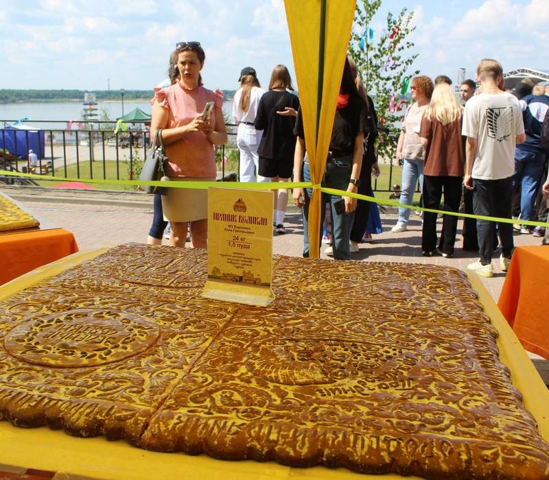 На «Праздник пряника» в Городце для дегустации изготовили три пряника-«великана»