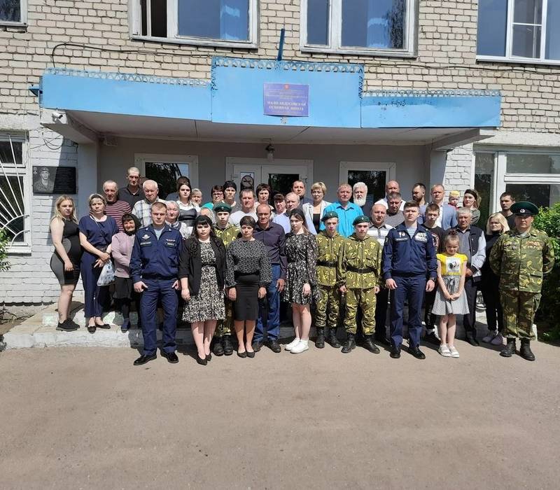 В  Мало-Андосовской школе Пильнинского округа установили Парту Героя